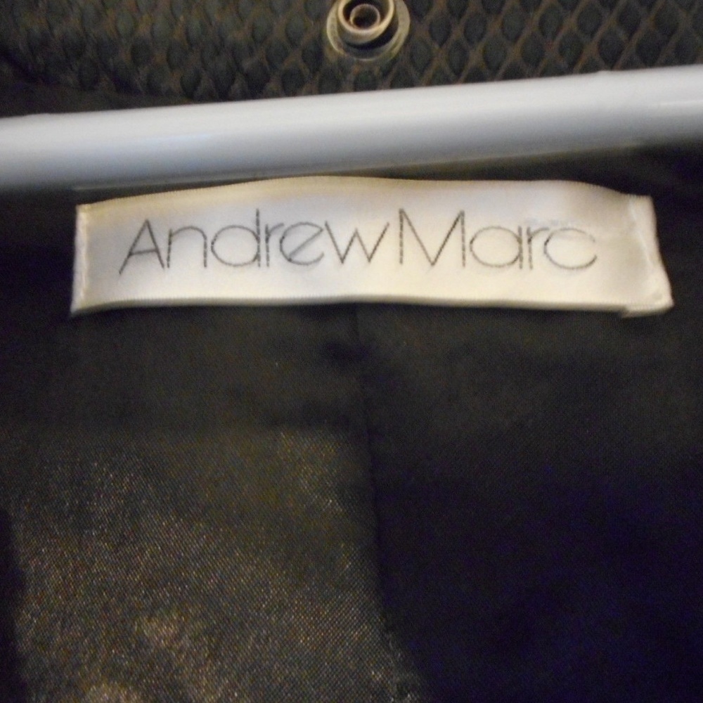Andrew Marc New Zealand Opossum Black fur vest - Picture 3 of 7